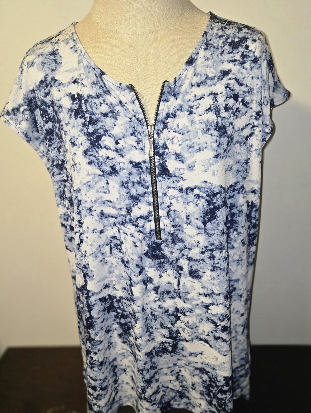 ELLEN TRACY Blue Marble Print Zip-Front Women's Top MEDIUM